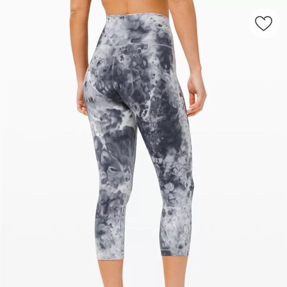 Lululemon Wunder Under HR Crop 21"
MDye - Picture 3 of 9